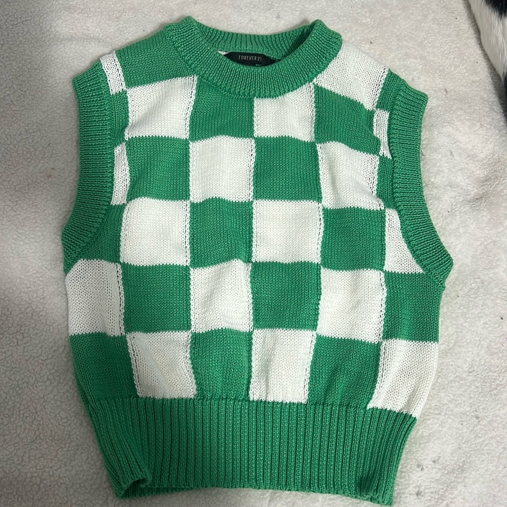 F21 - Green vest never used